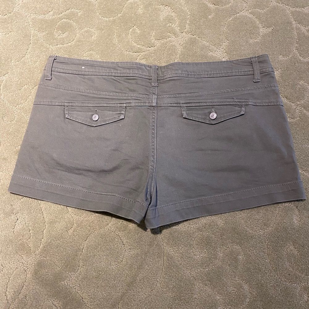 Shorts - Picture 4 of 4